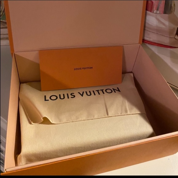 ❌SOLD❌NEW....Louis Vuitton pochette voyage MM - Picture 3 of 7